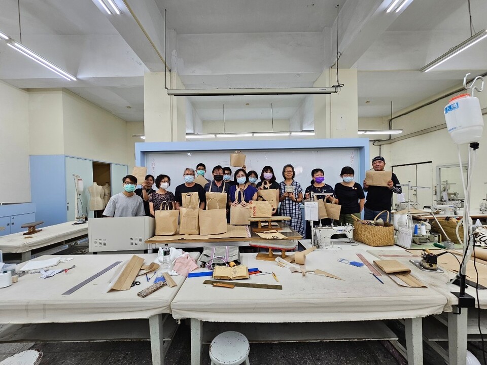 全員完成NG水泥袋製作物品圖片