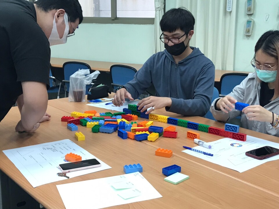 ｜110年｜【主軸A】  職涯探索系列講座-六色積木認識篇、實作篇圖片