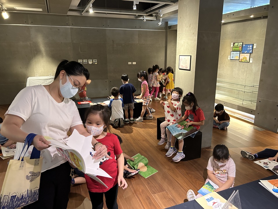 ｜112年｜【主軸C】「無限想像力」—南應大視傳系與漢家幼兒園繪本展圖片