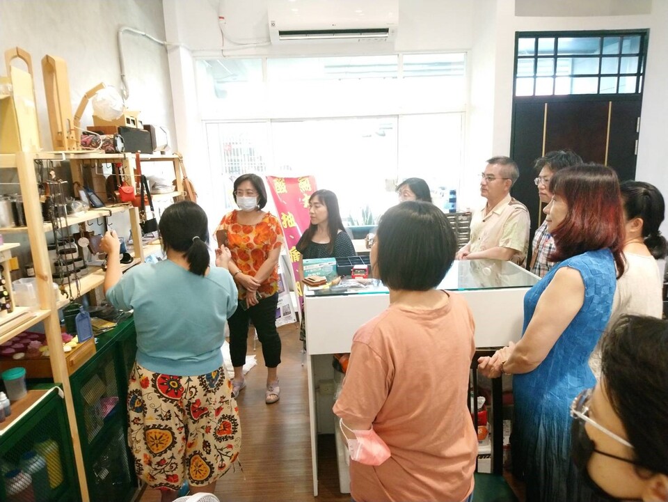 介紹店內商品擺設圖片