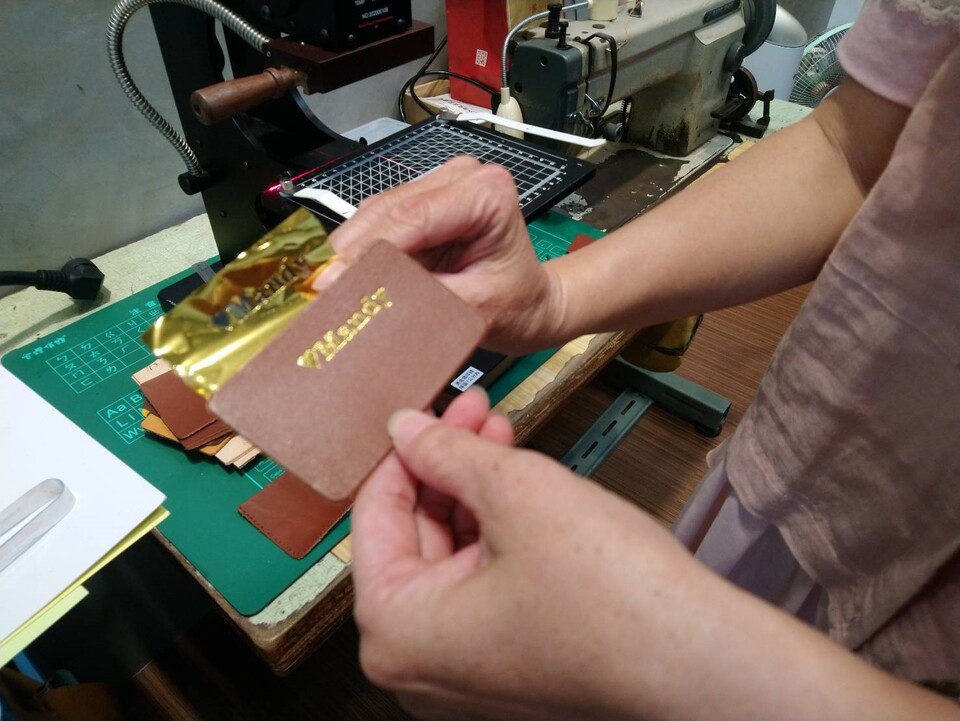 皮革上燙金圖片