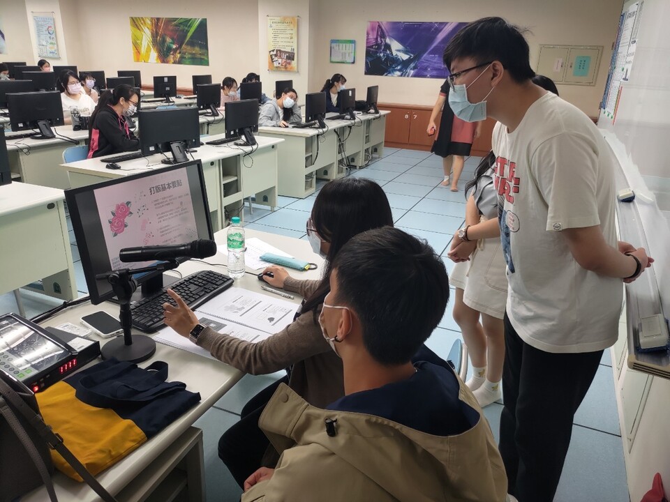 ｜110年｜【主軸B】 機械刺繡應用設計圖片