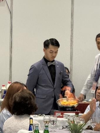 第四名陳冠硯同學參賽照片_(火焰鳳梨製作)圖片