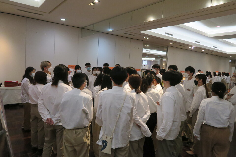 ｜111年｜【主軸B】 商品設計系-怪誕主義圖片