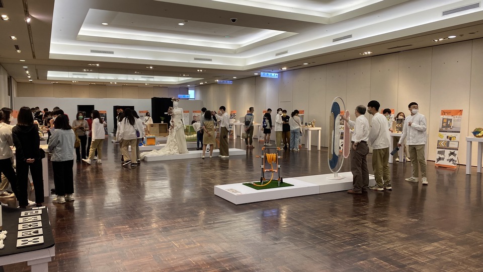 ｜111年｜【主軸B】 商品設計系-怪誕主義圖片
