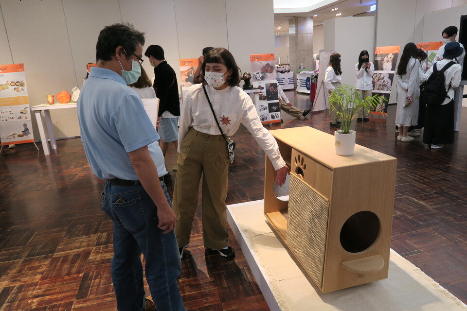 ｜111年｜【主軸B】 商品設計系-怪誕主義圖片