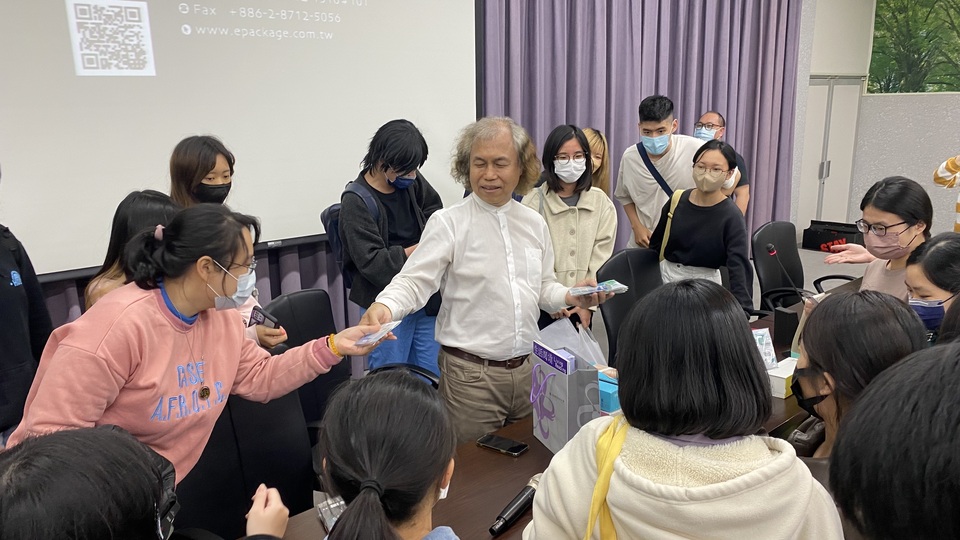 曹仲標經理與聽眾熱烈互動。圖片