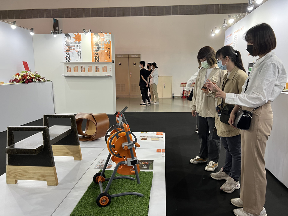 ｜111年｜【主軸B】 商品設計系-放視大賞圖片